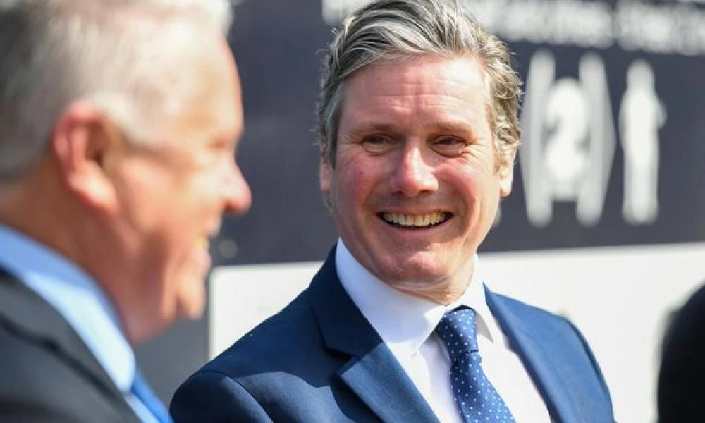 Αγγλία: Πέταξαν "σηκωτό" τον ηγέτη των Εργατικών από παμπ